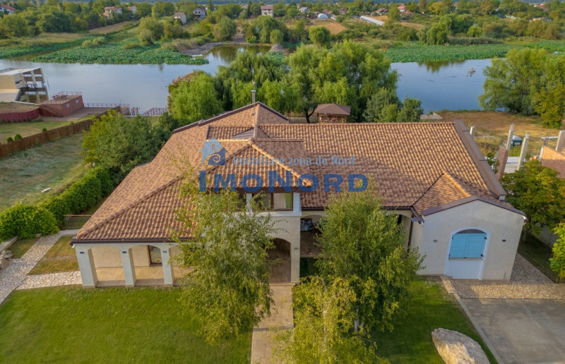 VILA IN SNAGOV LA LAC