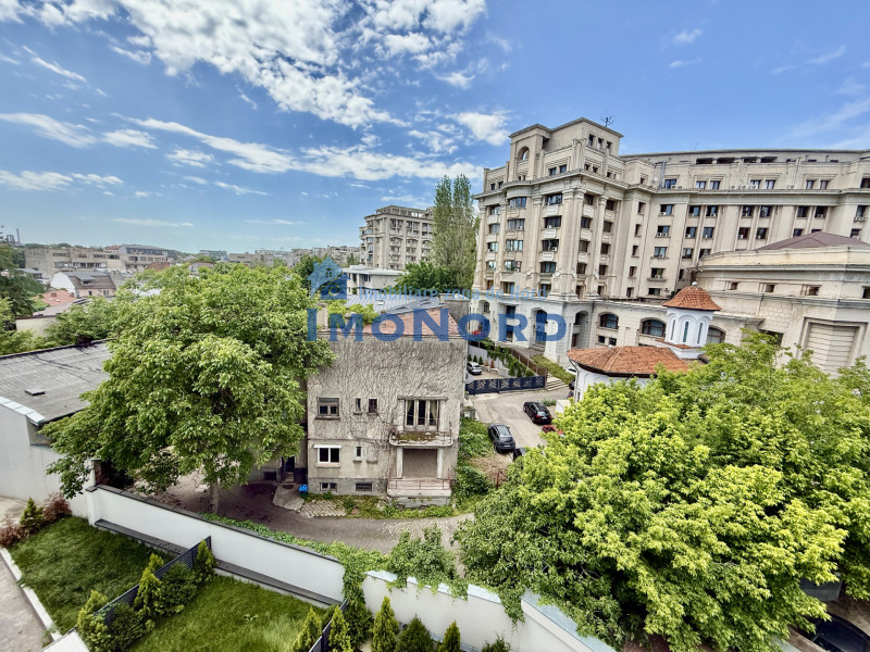 Unirii, apartament cu priveliste catre Sud-Vest, gata de mutat