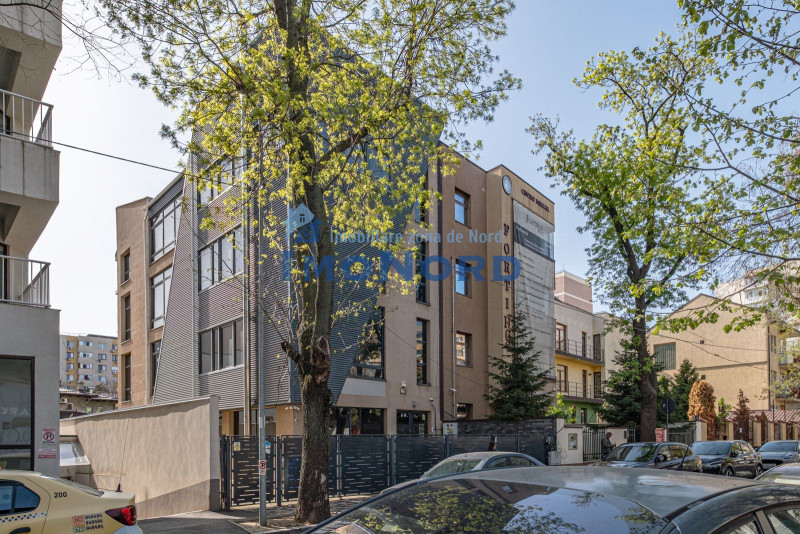 Cladire de birouri de vanzare – investitie solida, pozitionare excelenta