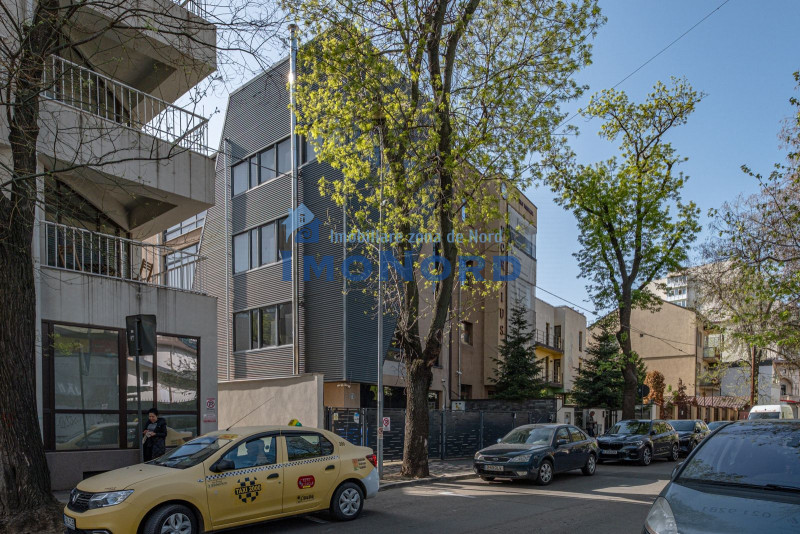 Cladire de birouri de vanzare – investitie solida, pozitionare excelenta