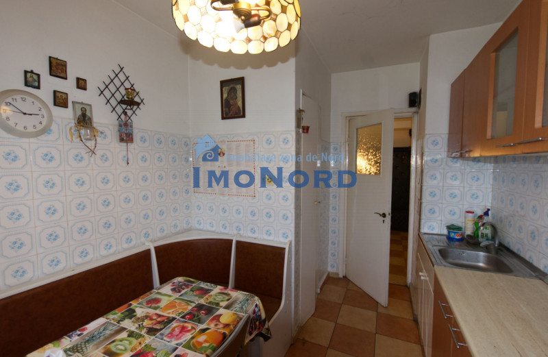 Apartament 3 camere de vânzare vedere spate – Bulevardul Tei | necesita renovare
