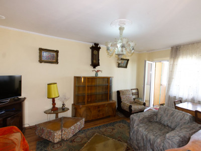 Apartament 3 camere de vânzare vedere spate – Bulevardul Tei | necesita renovare