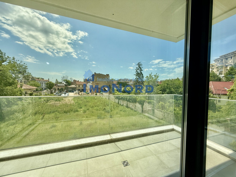 Unirii, apartament cu terasa spre SUD, gata de mutat