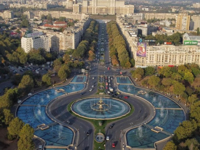 Unirii, apartament cu terasa spre SUD, gata de mutat