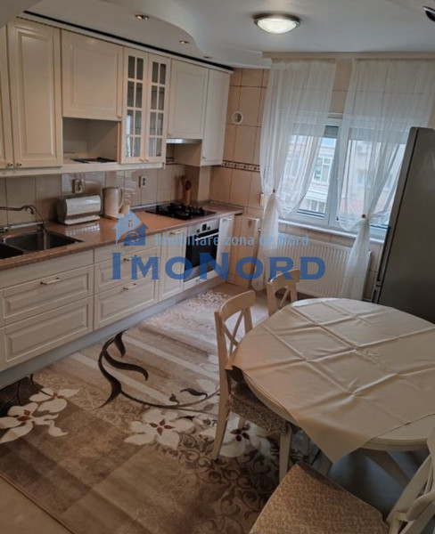 Închiriere apartament de 3 camere zona Unirii