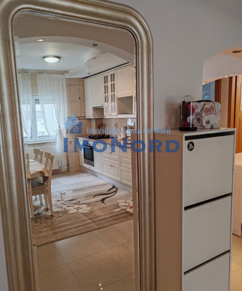 Închiriere apartament de 3 camere zona Unirii