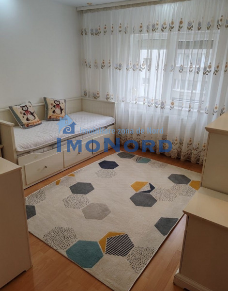Închiriere apartament de 3 camere zona Unirii