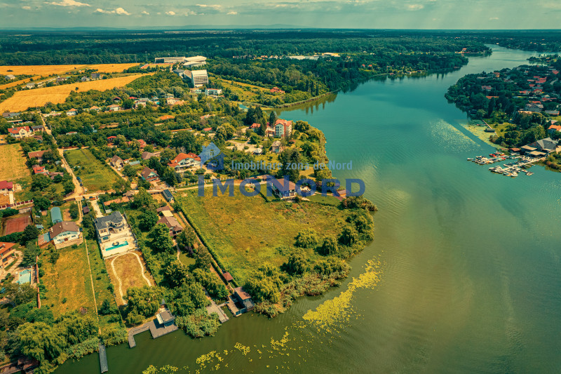 Casa superba cu vedere la lac in Izvorani – piscina, natura,si potential imens!