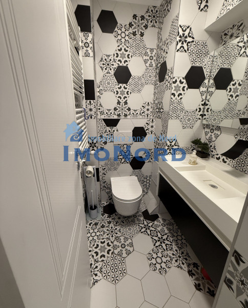 Vânzare apartament de 3 camere Bulevardul Unirii