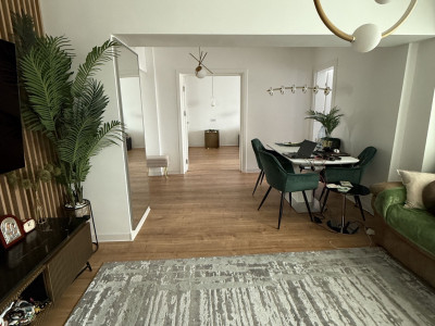 Vânzare apartament de 3 camere Bulevardul Unirii