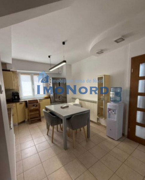 Vânzare apartament de 3 camere Piața Unirii