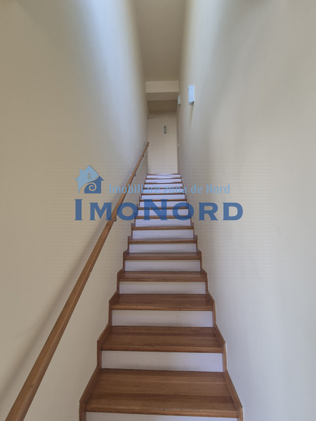 Un penthouse pe doua niveluri – spațiu, lumina și liniște