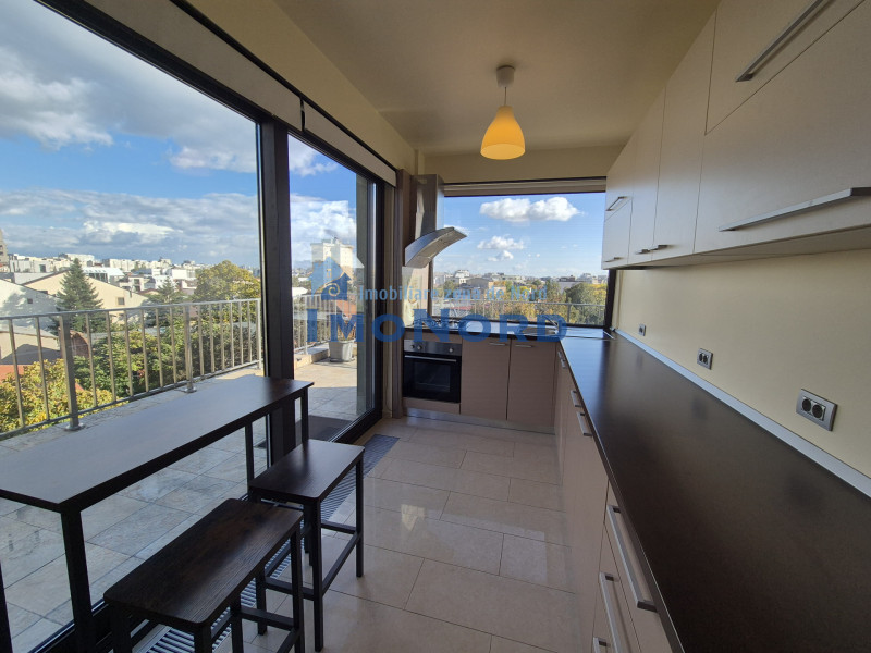 Stefan cel Mare penthouse pe doua niveluri, 3 camere 