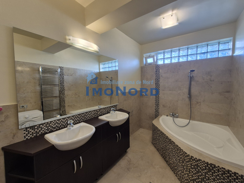 Stefan cel Mare penthouse pe doua niveluri, 3 camere 