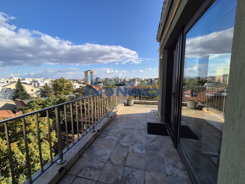 Stefan cel Mare penthouse pe doua niveluri, 3 camere 