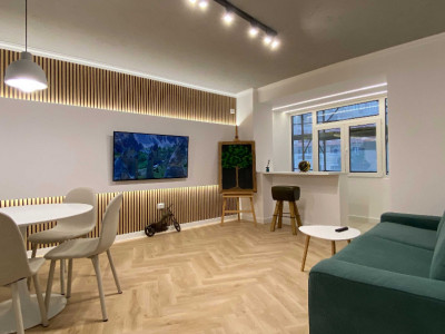 Vânzare apartament de 3 camere Tineretului