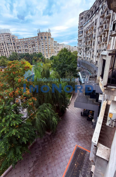 Vânzare apartament de 3 camere Unirii- Piața Alba-Iulia