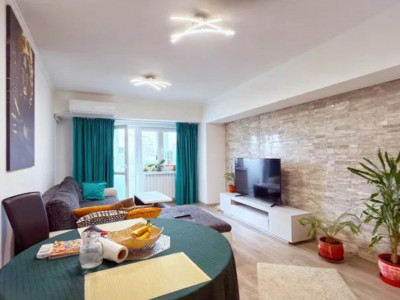 Vânzare apartament de 3 camere Unirii- Piața Alba-Iulia