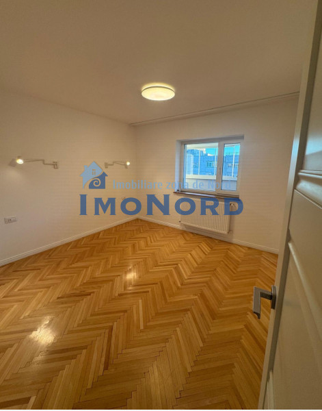 Vânzare apartament de 3 camere Piața Muncii- Decebal