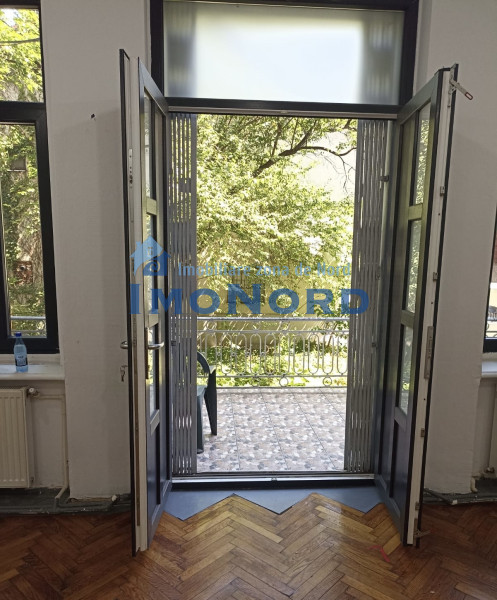 Vânzare apartament de 4 camere vilă interbelică Cișmigiu 