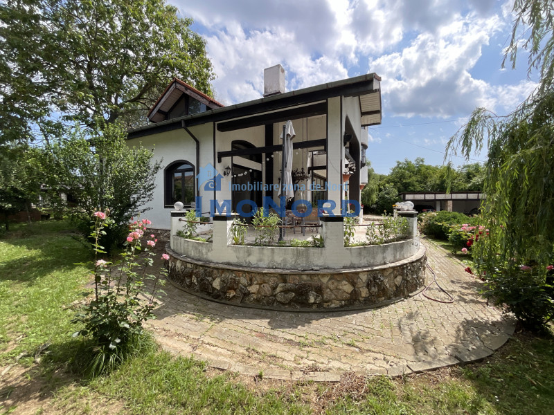 Vilă  cu Vedere si acces  la Lac Snaov–  visul tău din Izvorani