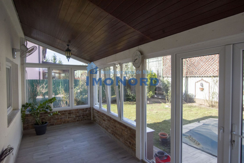 Vilă individuală cu piscină de închiriat în ansamblu rezidențial zona OMVD