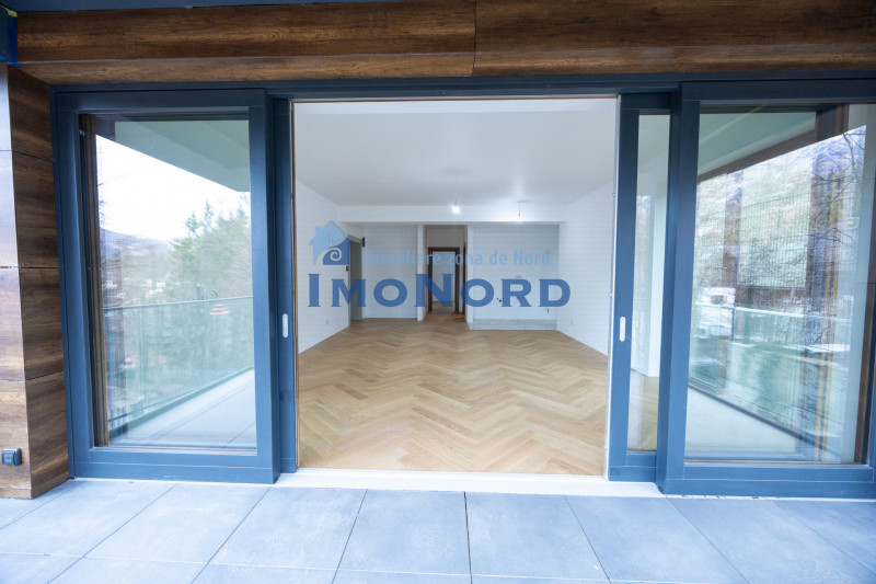 Apartament la parter în Foresti Sinaia – Elegant. Spațios. În inima naturii