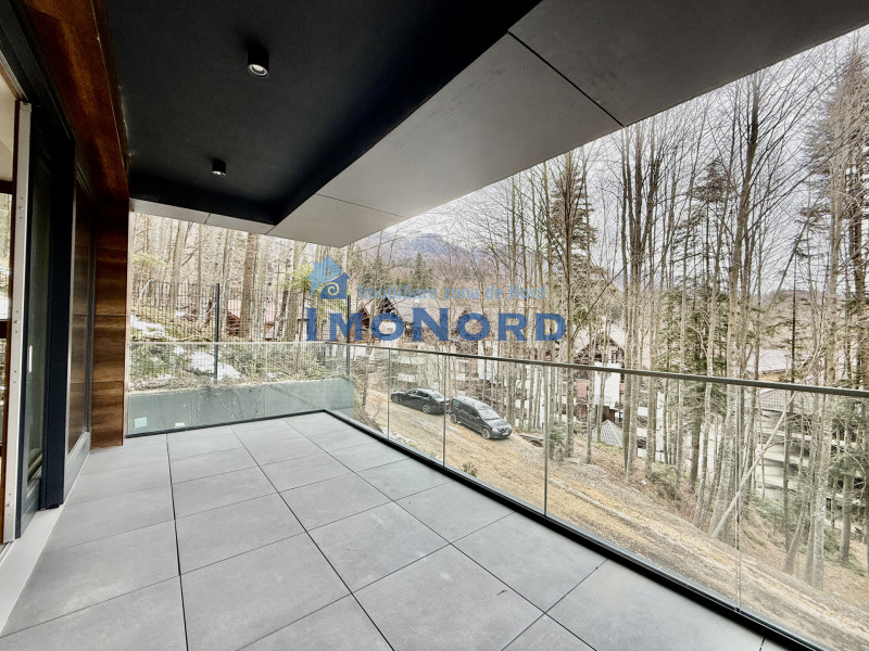 Apartament la parter în Foresti Sinaia – Elegant. Spațios. În inima naturii