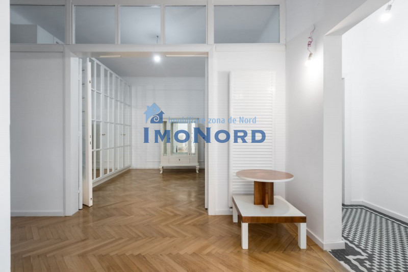 VAND APARTAMENT TREI CAMERE MAGNIFICE, SUPERB! APROAPE DE ORICE