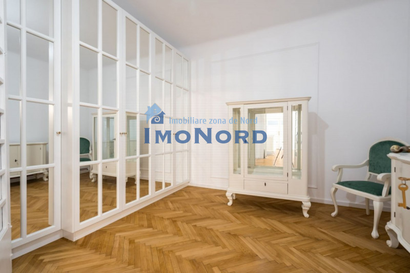 VAND APARTAMENT TREI CAMERE MAGNIFICE, SUPERB! APROAPE DE ORICE