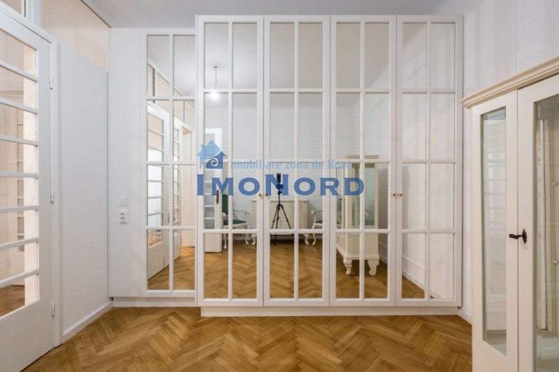 VAND APARTAMENT TREI CAMERE MAGNIFICE, SUPERB! APROAPE DE ORICE