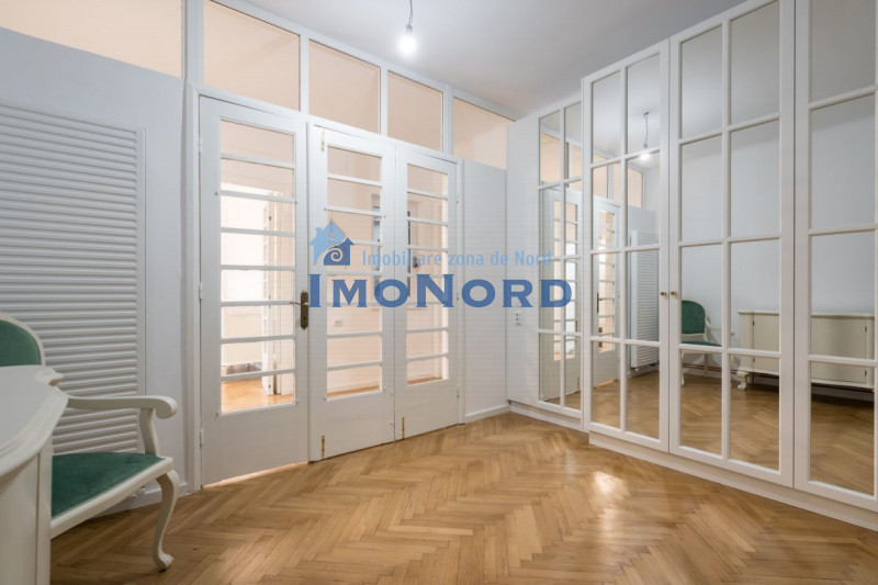 VAND APARTAMENT TREI CAMERE MAGNIFICE, SUPERB! APROAPE DE ORICE