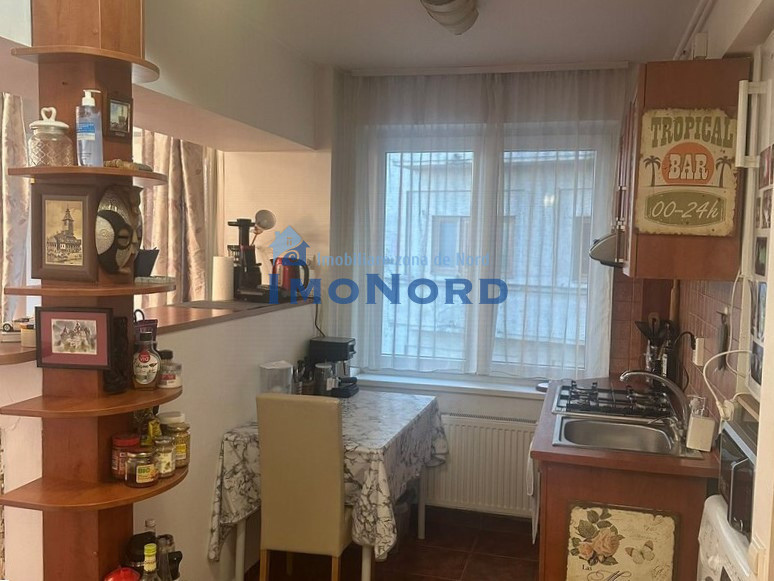 UNIVERSITATE | metrou