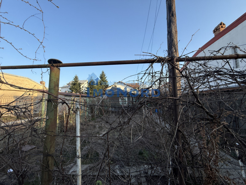 Casa demolabila/renovabila langa Lacul Grivita 