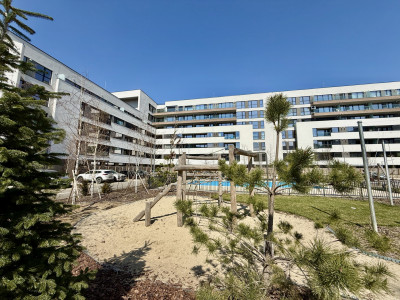 Apartament cu piscina si gradina proprie, nou, la prima inchiriere