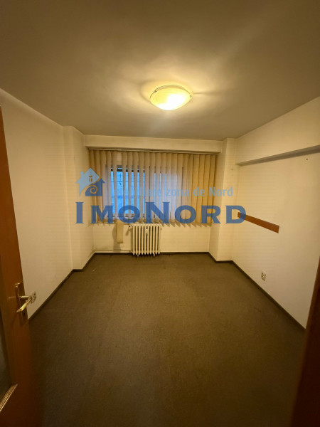 Vânzare apartament de 3 camere Decebal- vedere stradala