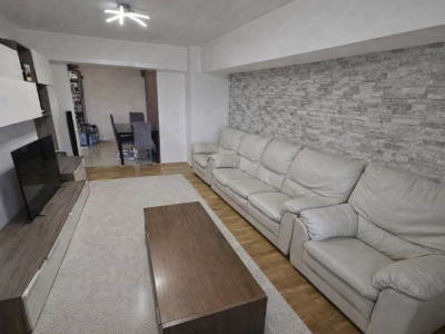 Vânzare apartament de 3 camere Piața Alba-Iulia Unirii