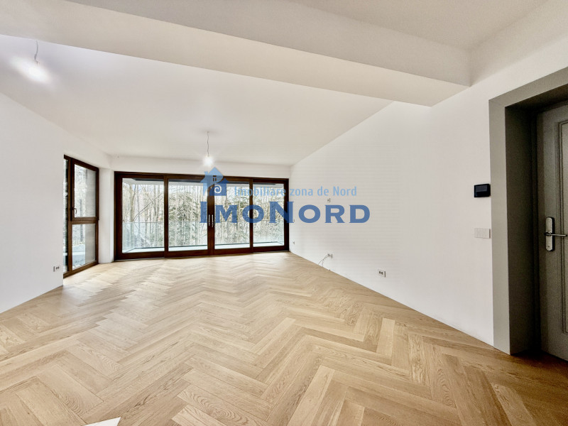 Apartament la parter cu gradina privata,  în Foresti Sinaia 