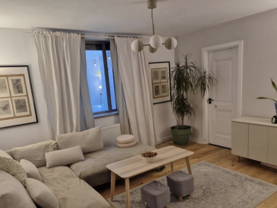 Vânzare apartament de 2 camere Victoriei- vilă interbelică 