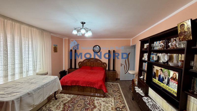 Tunari casă în Dimieni – 3 camere, curte amenajată, grădină cu seră, parcare