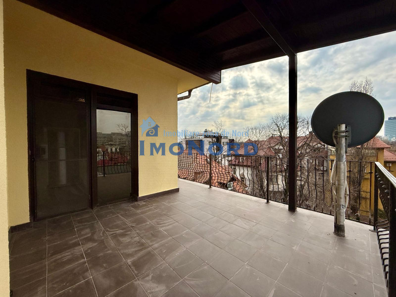 Penthouse Duplex cu vedere la Arcul de Triumf