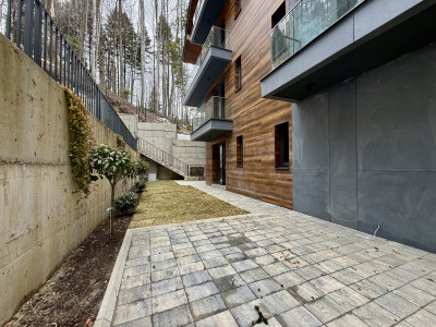 Apartament la parter cu gradina proprie, în Foresti Sinaia. În inima naturii