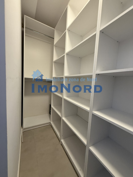 Apartament, mobilat, curte engleza, liber