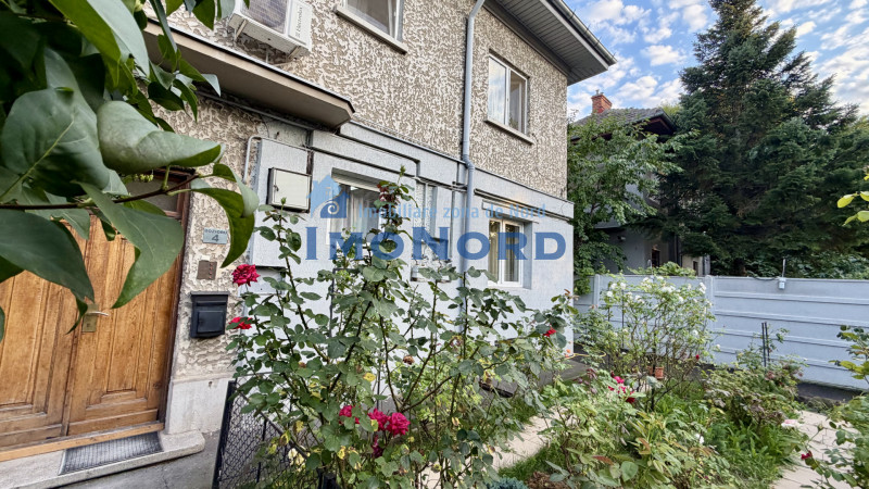 Apartament 3 camere cu garaj și boxă proprie de vânzare – Vatra Luminoas