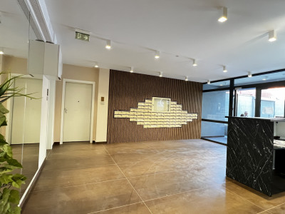 Apartament de Lux cu Grădină Proprie langa Palatul Parlamentului