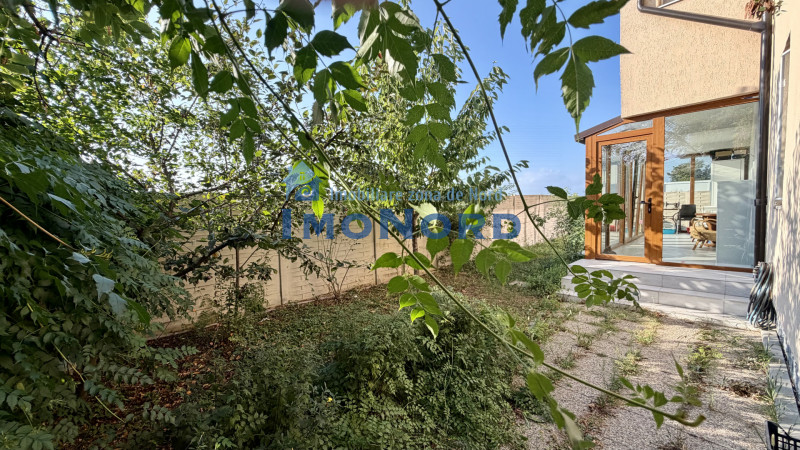 Casa de vânzare în Tunari – 3 dormitoare, curte proprie și 2 locuri de parcare