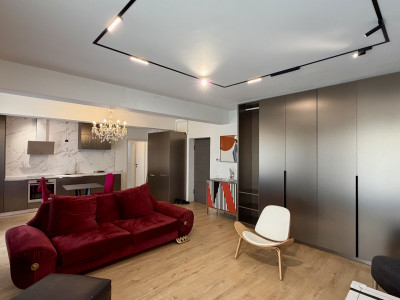 Apartament 2 camere cu grădină de 50 mp, parcare și curățenie inclusă
