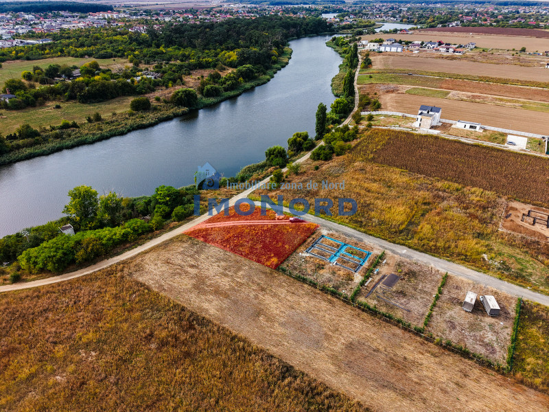 Teren cu vedere la lac Corbeanca - Petresti