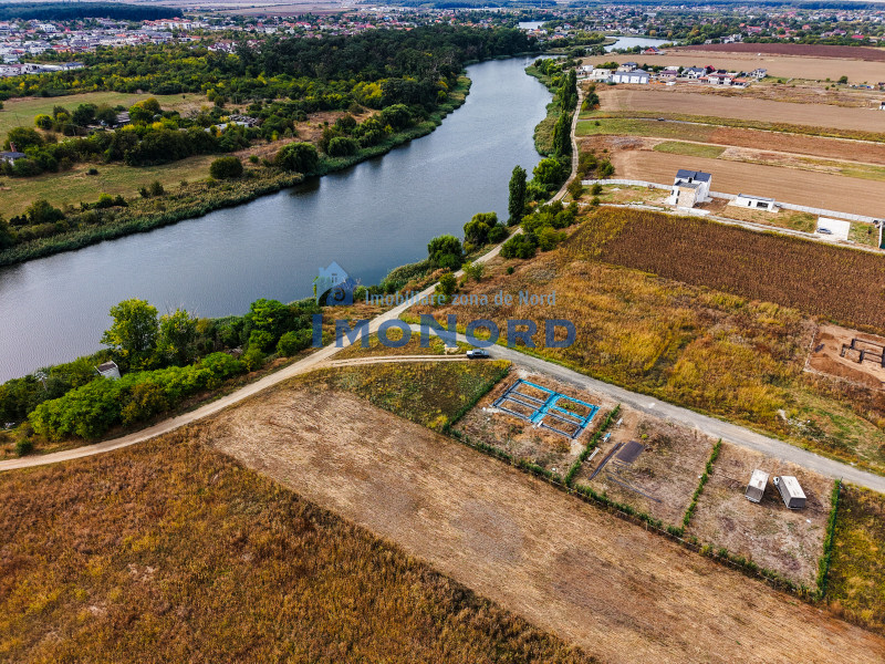 Teren cu vedere la lac Corbeanca - Petresti