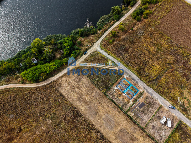 Teren cu vedere la lac Corbeanca - Petresti
